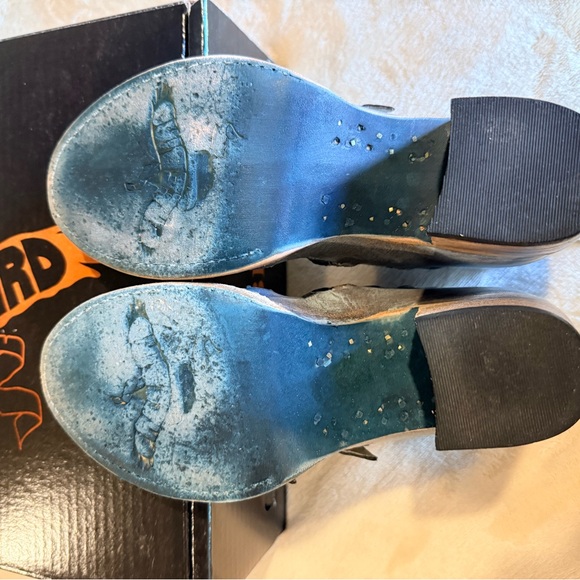 Freebird Quinn, color Patina Multi-Strap Sandal - Picture 6 of 6